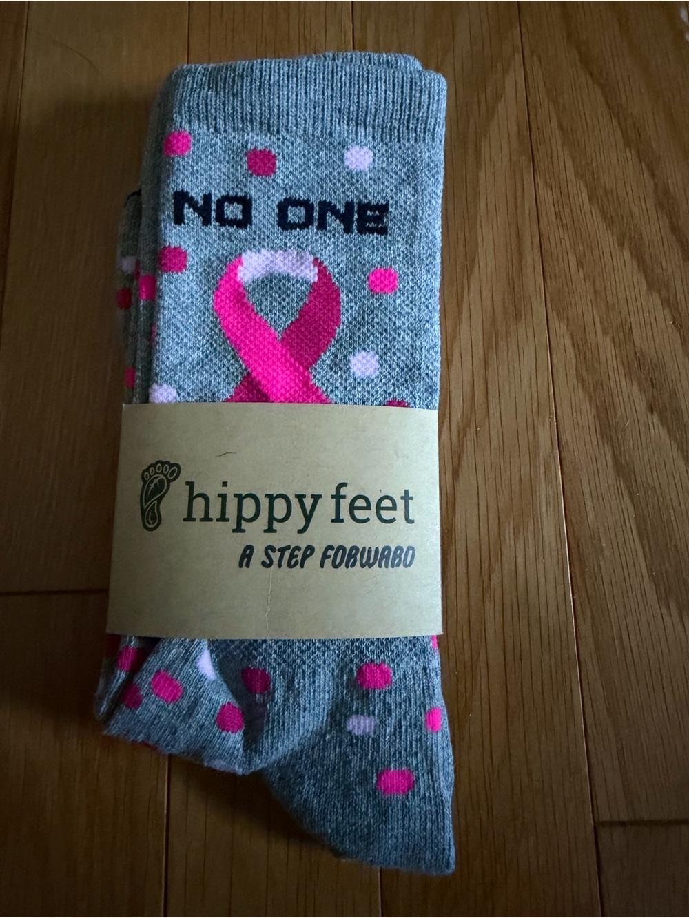 Hippy Feet Unisex Large Gray & Pink Ribbon Crew Socks NWT